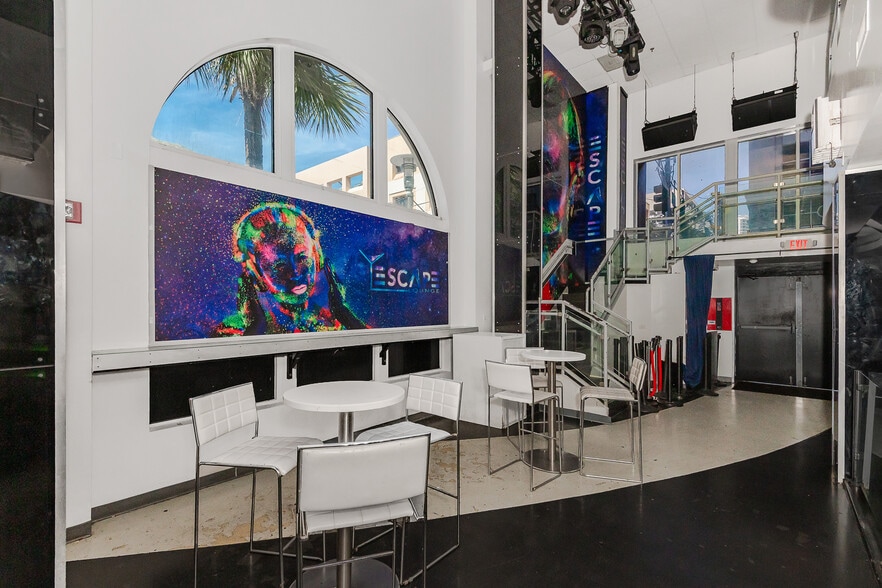 More Photos Of 145 SW 1st Ave, Fort Lauderdale Bar For Lease