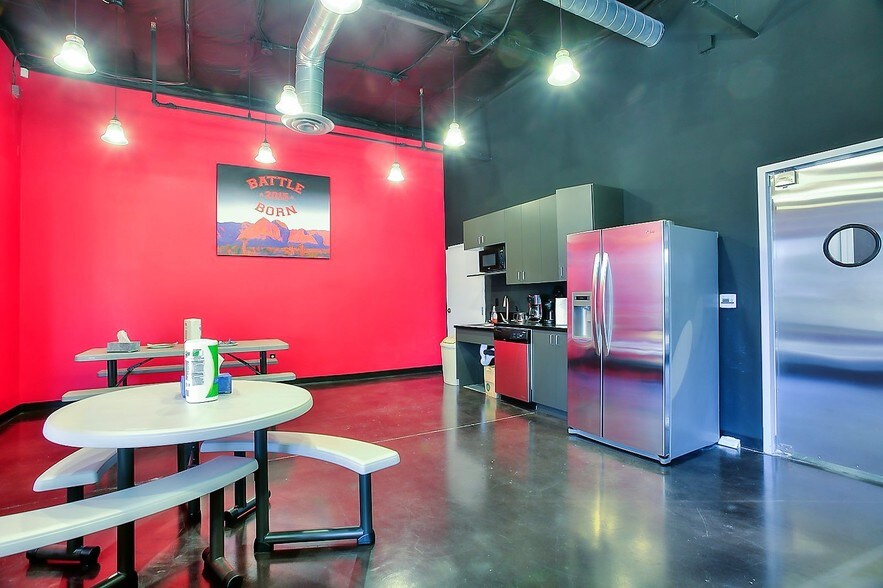 More Photos Of 5 Longevity Dr, Henderson Light Manufacturing For Sale