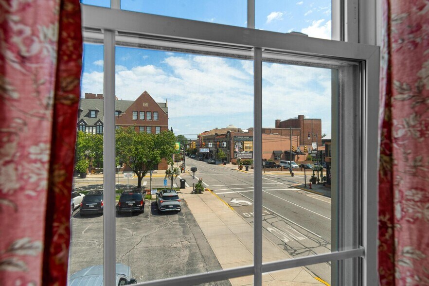 More Photos Of 115 W Main St, Wilmington Office For Sale