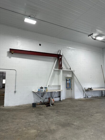 More Photos Of 970 Mercer Rd, Franklin Warehouse For Lease