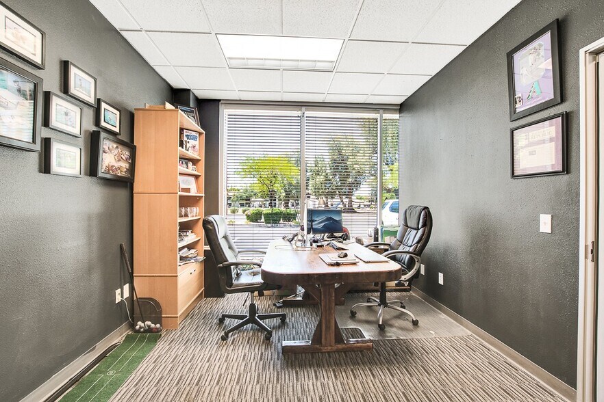 More Photos Of 575 W Chandler Blvd, Chandler Medical For Sale