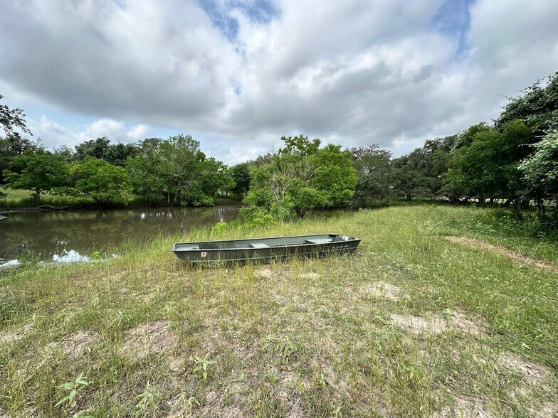 More Photos Of 5734 County Road 305, Beeville Land For Lease