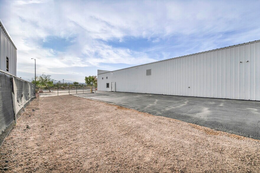 More Photos Of 4040 Arcata Way, North Las Vegas Light Manufacturing For Lease