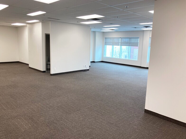 More Photos Of 11500 35th St SE, Calgary Flex For Lease