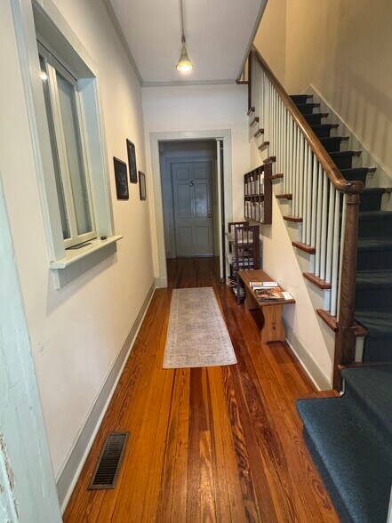 More Photos Of 140 SW Broad St, Southern Pines Office For Lease