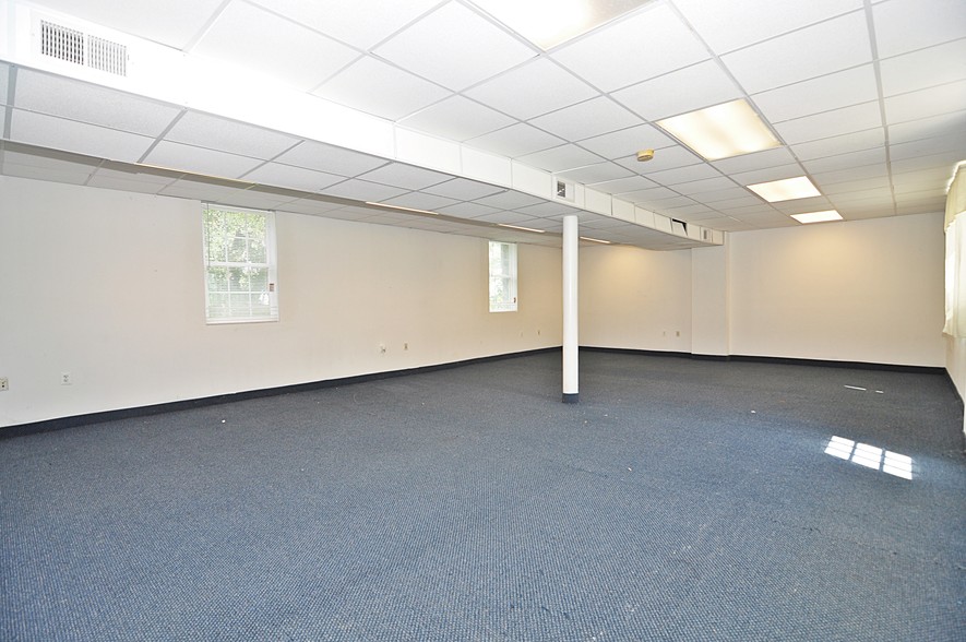 More Photos Of 416 River Rd, Quantico Office For Sale