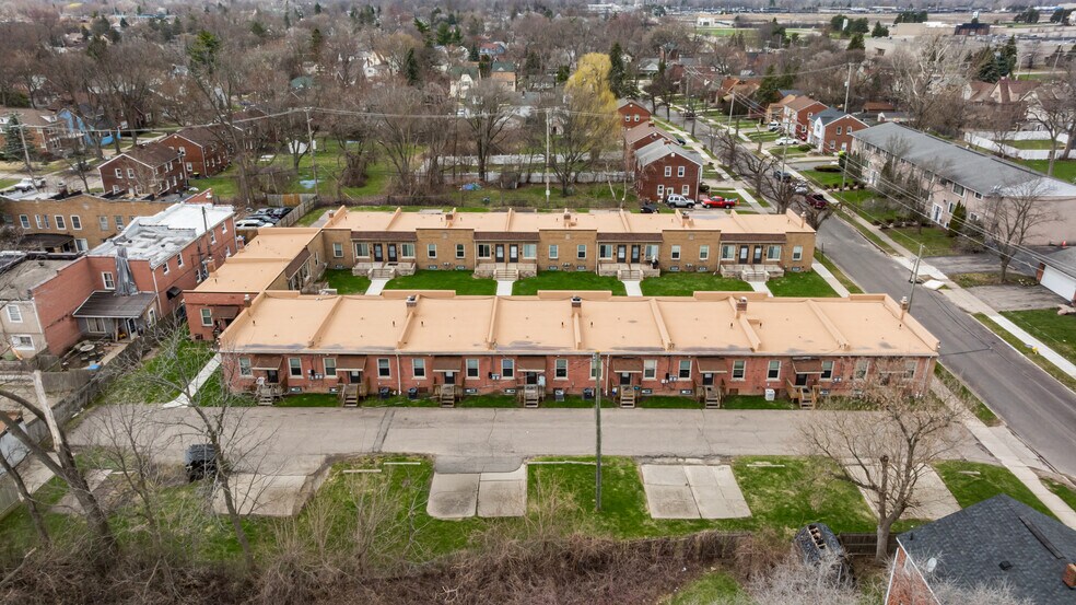 More Photos Of 51 Spokane Dr, Pontiac Apartments For Sale