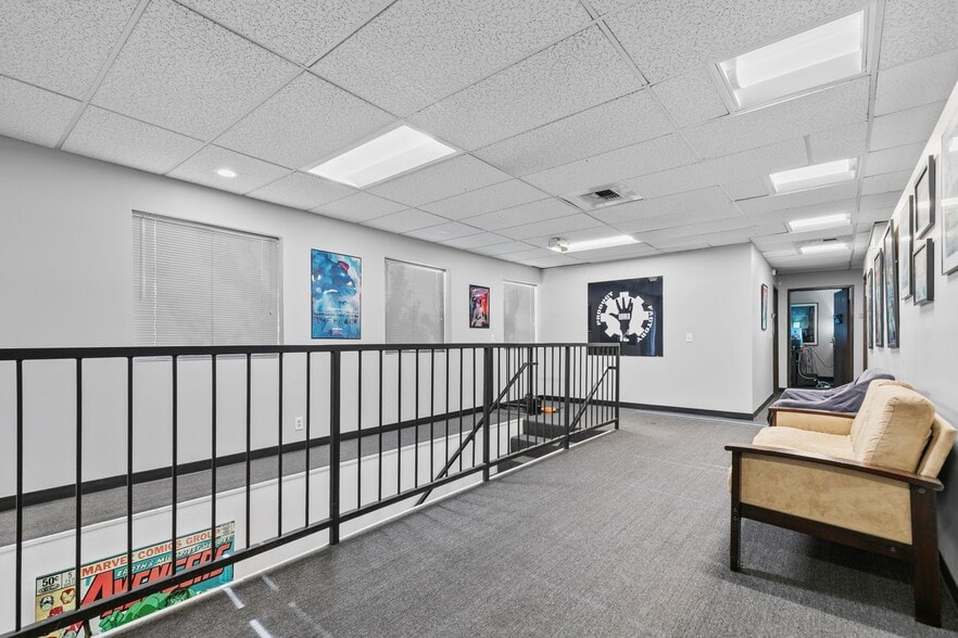 More Photos Of 2725 W Burbank Blvd, Burbank Office For Lease