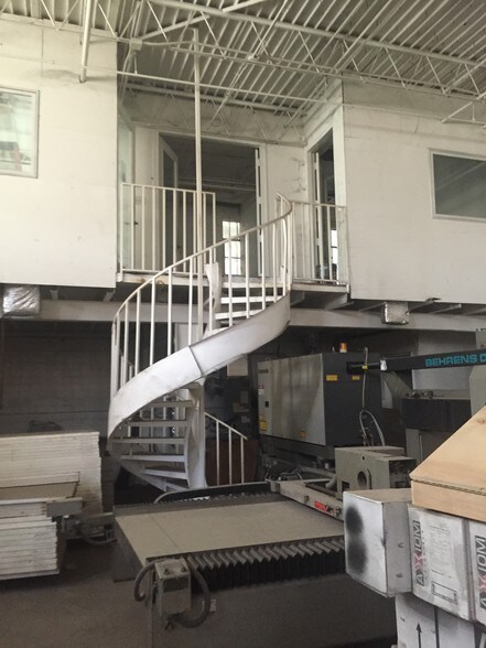 More Photos Of 1350 E Southcross Blvd, San Antonio Manufacturing For Lease