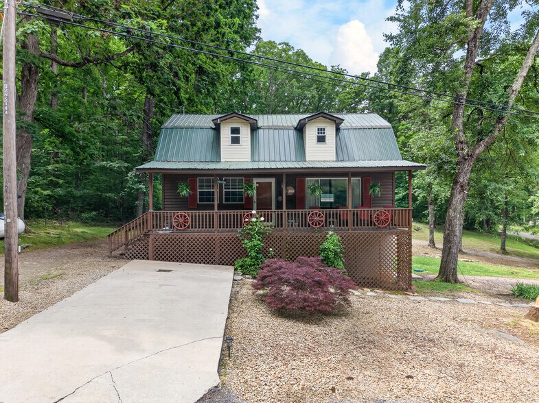 More Photos Of 279 Siever Rd, Crossville Specialty For Sale