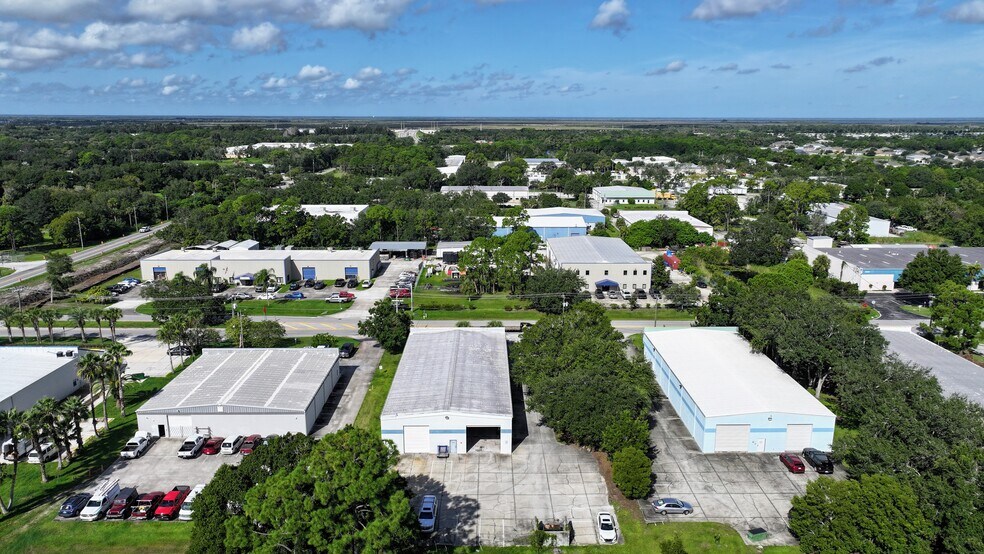 More Photos Of 385 East Dr, Melbourne Light Manufacturing For Lease