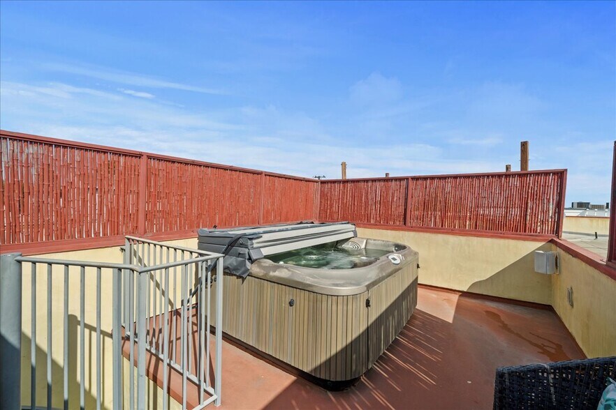 More Photos Of 123 Richmond St, El Segundo Storefront Retail Residential For Lease