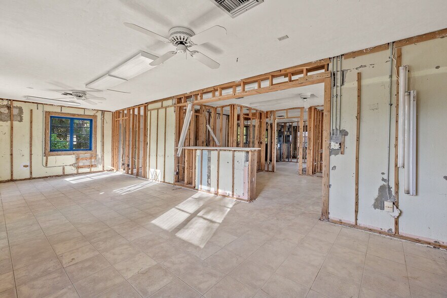 More Photos Of , Sanibel General Retail For Sale