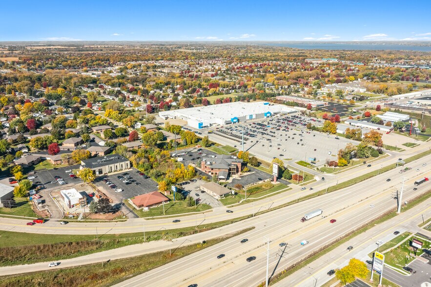 More Photos Of 491 S Washburn St, Oshkosh Office For Sale