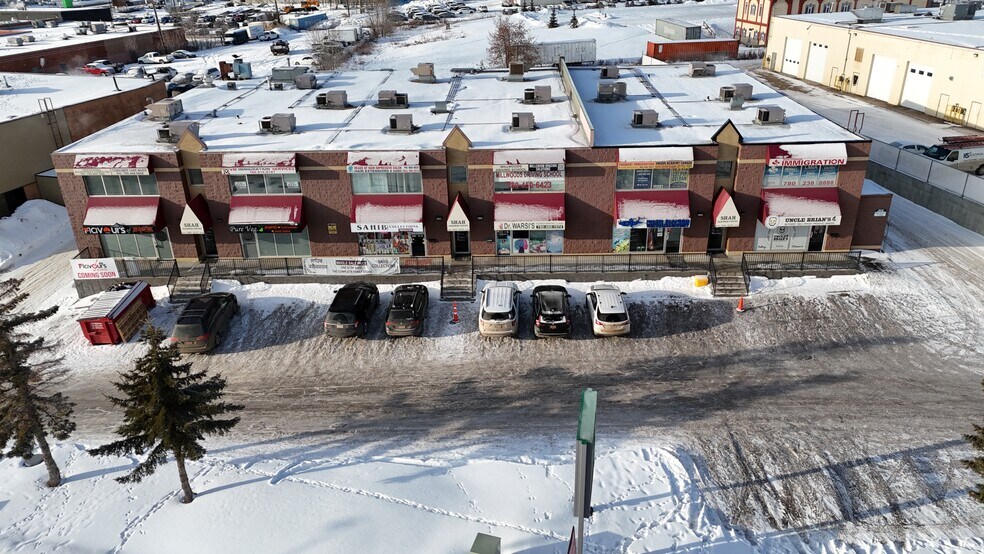 More Photos Of 3460 93 St NW, Edmonton Office For Lease