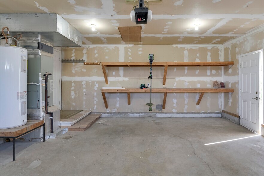 More Photos Of 9101 NW 31st St, Terrebonne Specialty For Sale