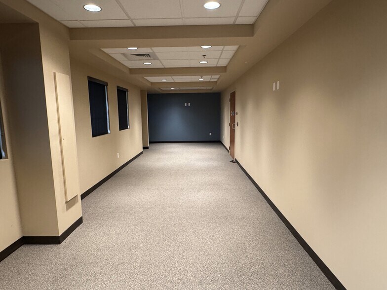 More Photos Of 10100 E Shannon Woods St, Wichita Medical For Sale