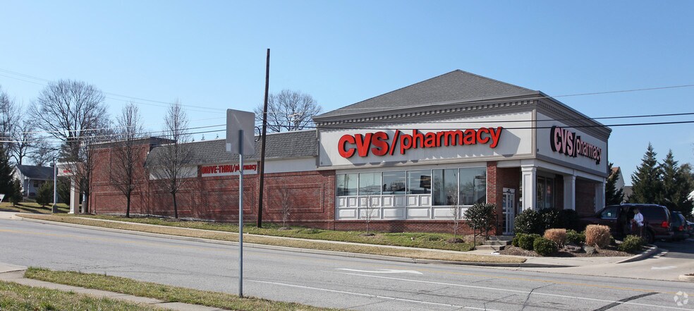 Primary Photo Of 2 Compass Rd, Essex Drugstore For Lease