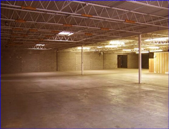 More Photos Of 3930-3940 Holly St, Denver Warehouse For Lease