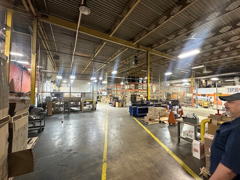 More Photos Of 59 E 1st St, Bayonne Warehouse For Lease