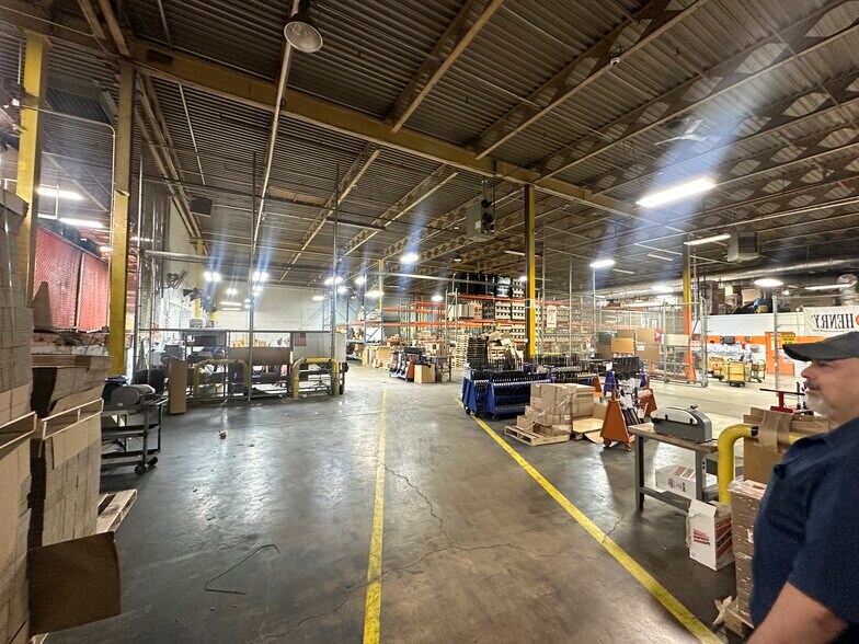 More Photos Of 59 E 1st St, Bayonne Warehouse For Lease