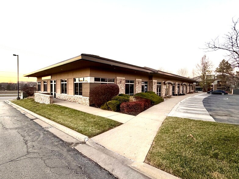 More Photos Of 14201-14215 Metcalf Ave, Overland Park Medical For Lease