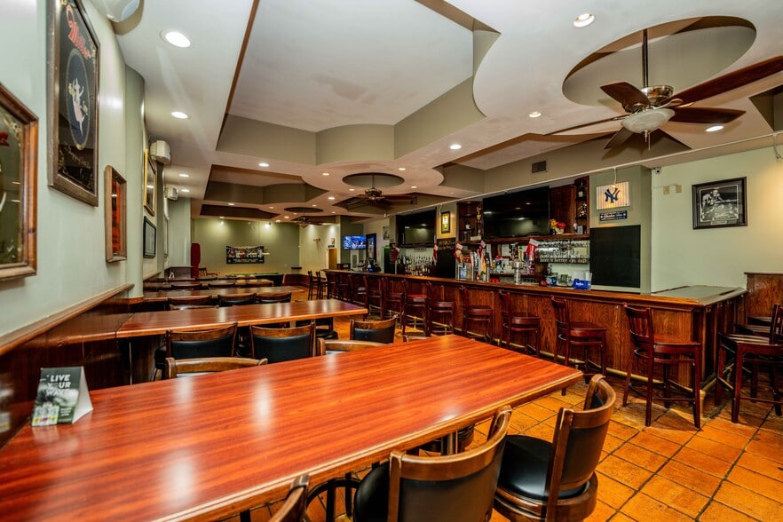 More Photos Of 266 Dartmouth St, New Bedford Restaurant For Sale