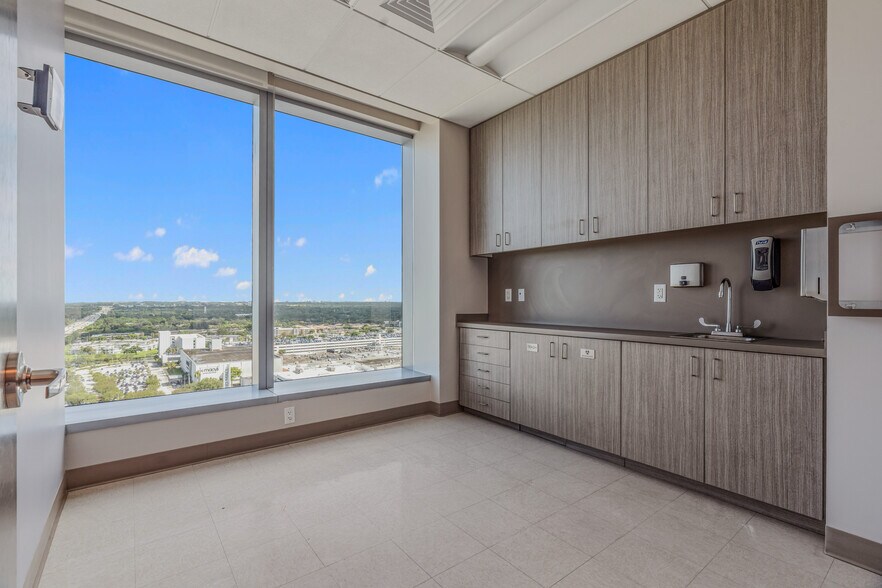 More Photos Of 8950 SW 74th Ct, Miami Medical For Lease
