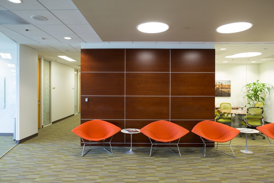 More Photos Of 100 Spectrum Center Dr, Irvine Coworking Space