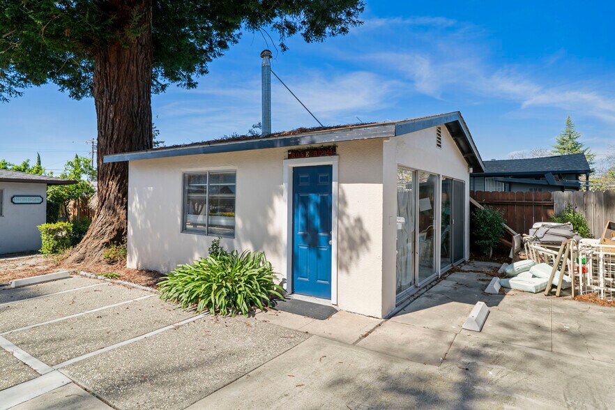 More Photos Of 22427 Montgomery St, Hayward Congregate Senior Housing For Sale