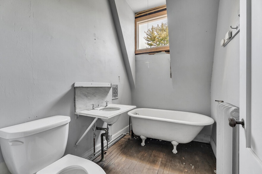 More Photos Of 51 Trumbull St, New Haven Office For Sale