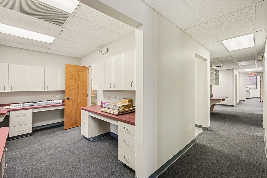 More Photos Of 599 Freedom Park Dr, Edgewood Medical For Lease