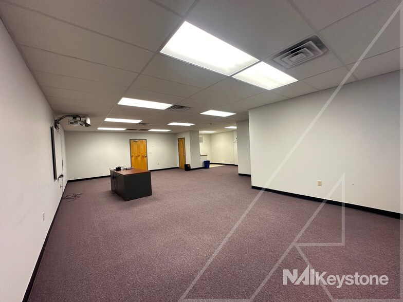 More Photos Of 2433 Morgantown Rd, Reading Office For Lease