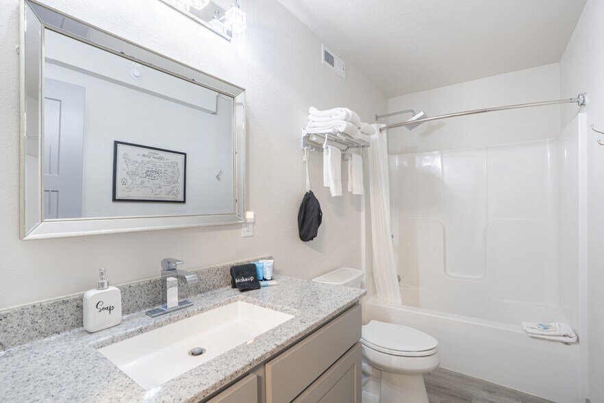 More Photos Of 632 Mount Rushmore Rd, Custer Specialty For Sale