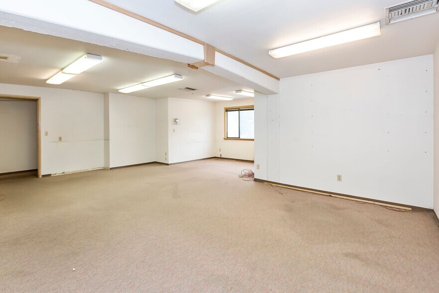 More Photos Of 9654 SE Southworth Dr, Port Orchard Industrial For Lease