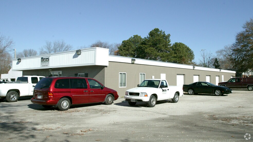 More Photos Of 12484c Warwick Blvd, Newport News Warehouse For Lease