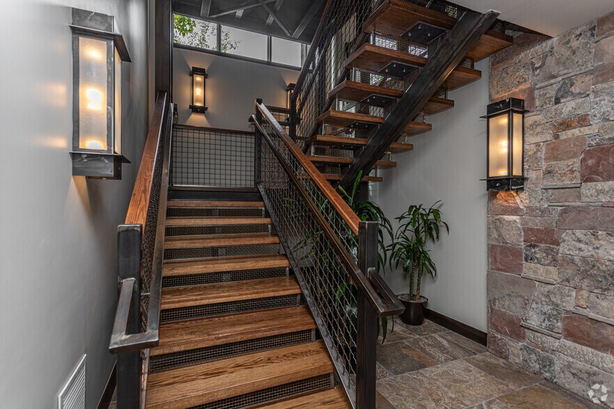 More Photos Of 1492 Park Ave, Park City Office For Lease