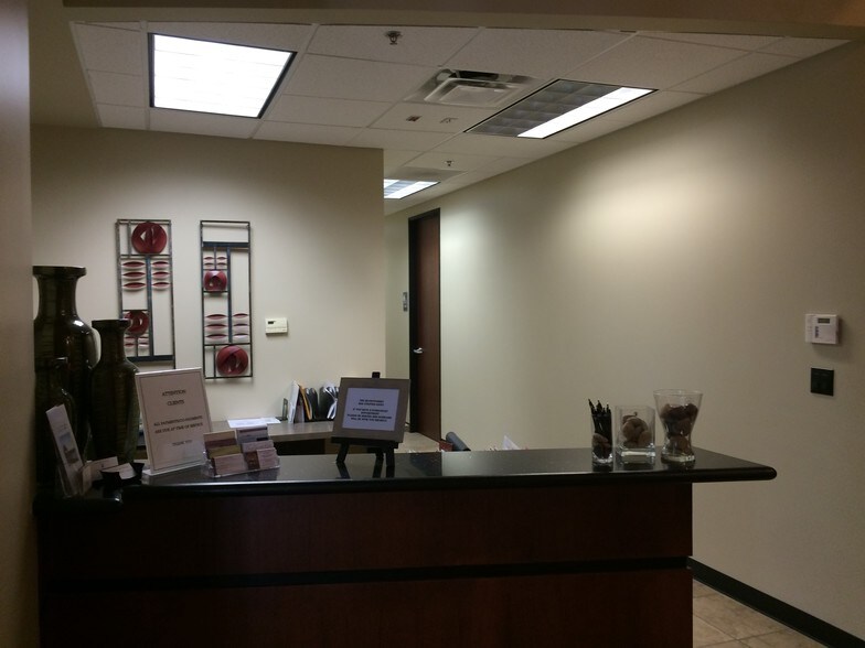 More Photos Of 1455 W Elliot Rd, Gilbert Unknown For Lease