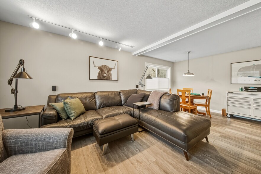 More Photos Of 798 Route 100, Wilmington Flex For Sale