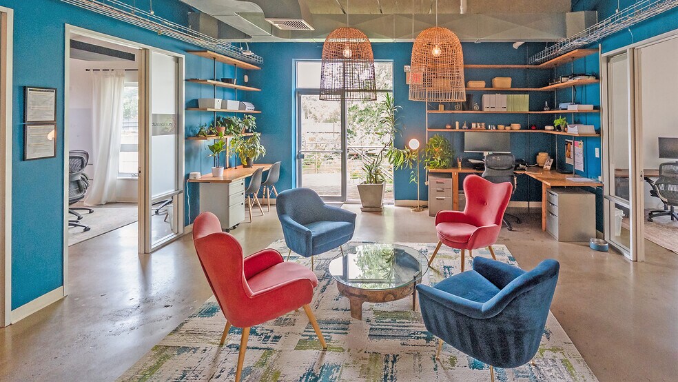 More Photos Of 3000 E Cesar Chavez St, Austin Office For Lease