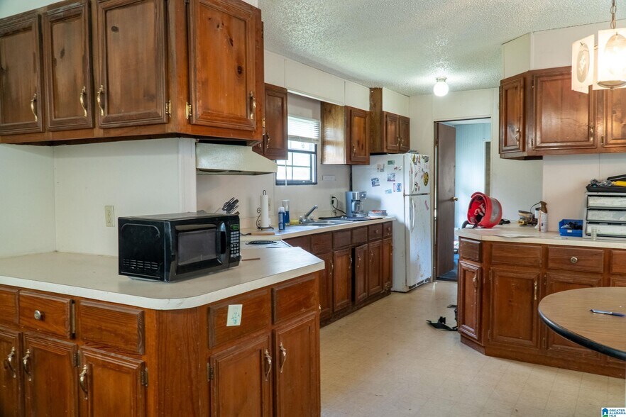 More Photos Of 765 Hart Cir, Warrior Industrial For Sale