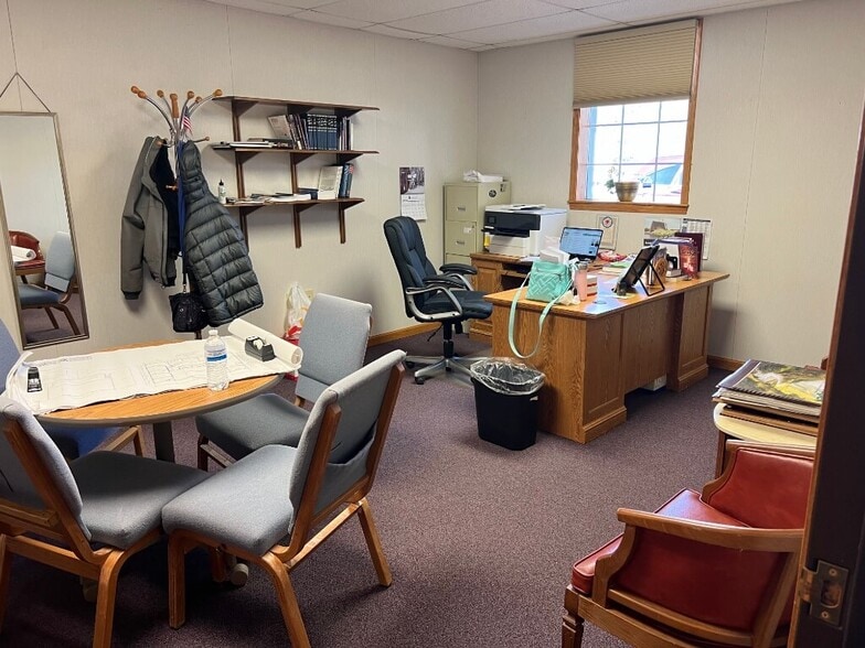 More Photos Of 212 S Sherman St, Leslie Religious Facility For Sale