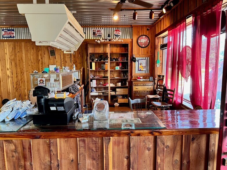More Photos Of 5661 County Road 114, Brundidge General Retail For Sale