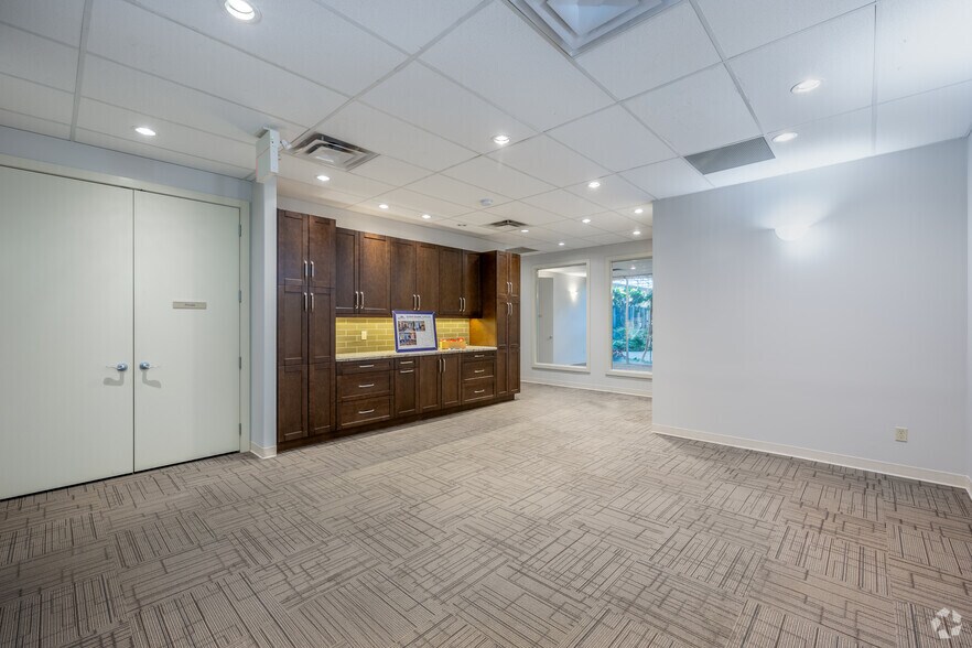 More Photos Of 5920 1A St SW, Calgary Medical For Lease