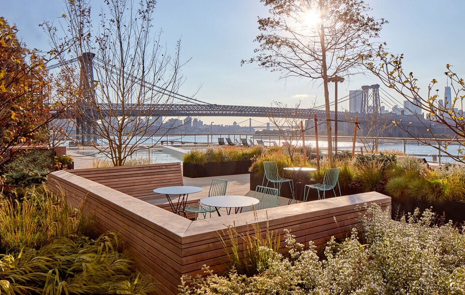 More Photos Of 10 Grand St, Brooklyn Office For Lease