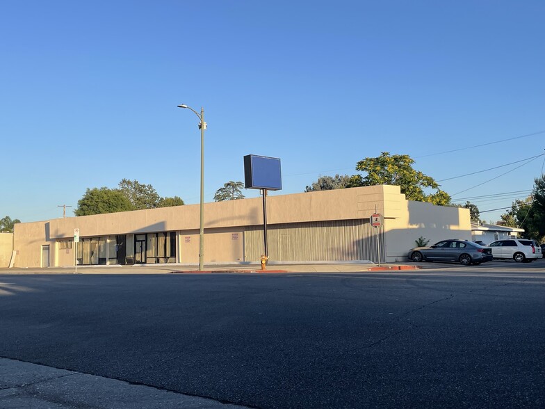 Primary Photo Of 10452 Magnolia Blvd, North Hollywood Auto Repair For Lease