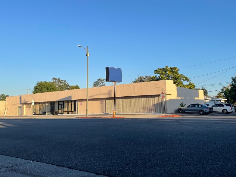 Primary Photo Of 10452 Magnolia Blvd, North Hollywood Storefront Retail Office For Sale