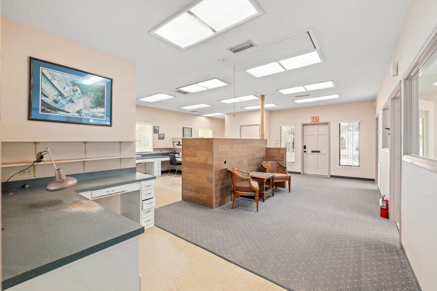 More Photos Of 943 Cesery Blvd, Jacksonville Medical For Sale