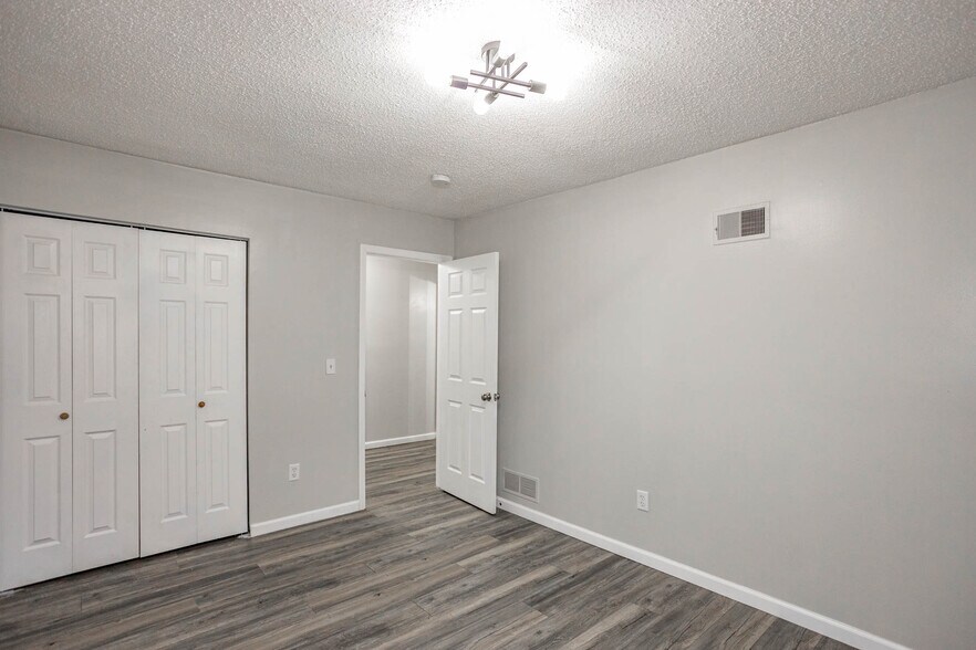 More Photos Of 3108 Eaton St, Kansas City Multifamily For Sale