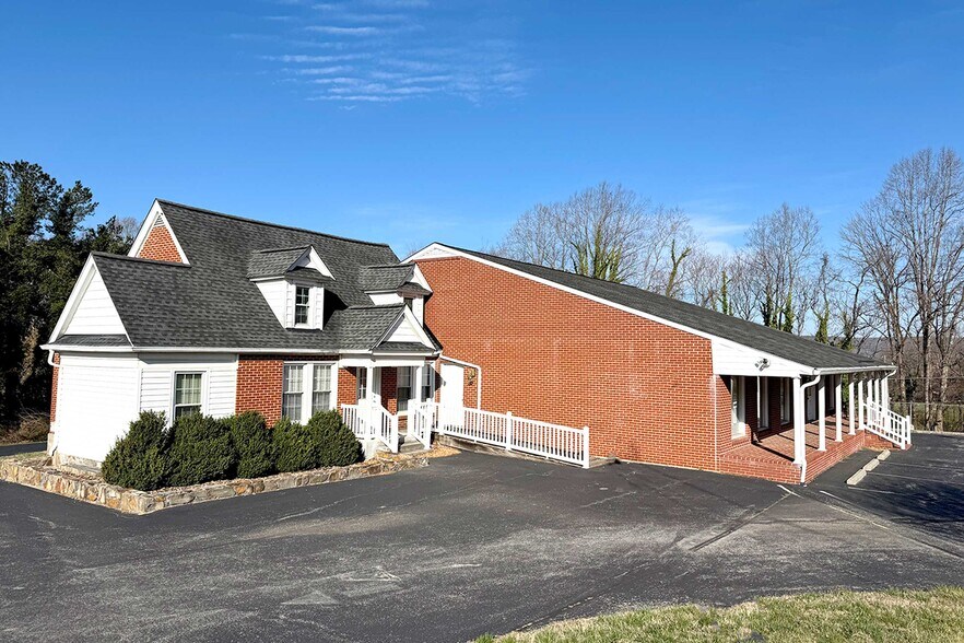 More Photos Of 1748 S Main St, Rocky Mount Office For Sale